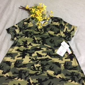 [LuLaRoe] M Camouflage Carly